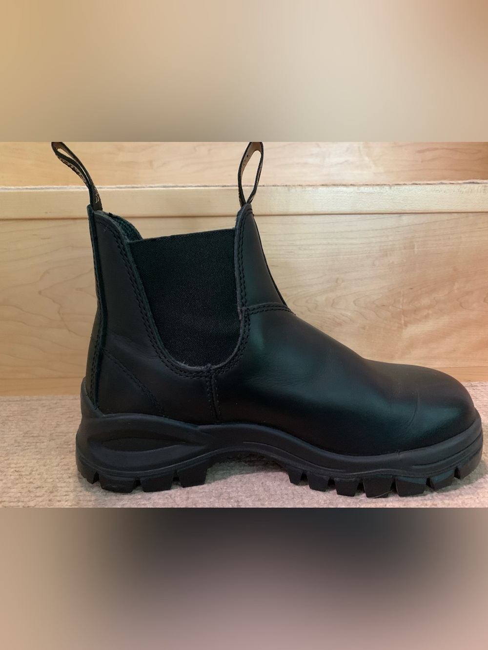 Blundstone Lug Chelsea Boot Black | Women’s 8.5 (US) - Picture 7 of 14